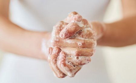 Lavage des mains covid19, désinfectant mains peau sensible
